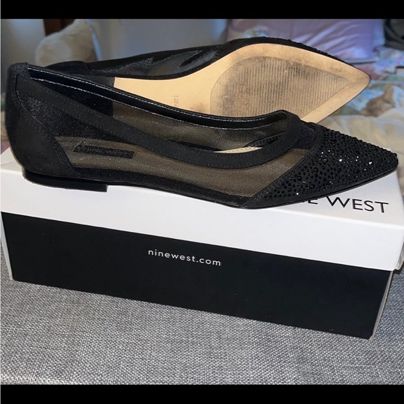 Nine West Black Pointed Flats, Size 7, Like New - Picture 5 of 5